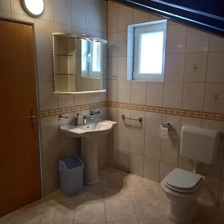 Apartment Preka Palit
